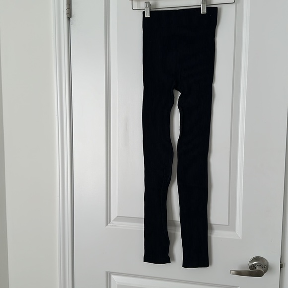 NWT The Group by Babaton Women's Balsam Seamless Rib Legging Black (XS) - Picture 3 of 4